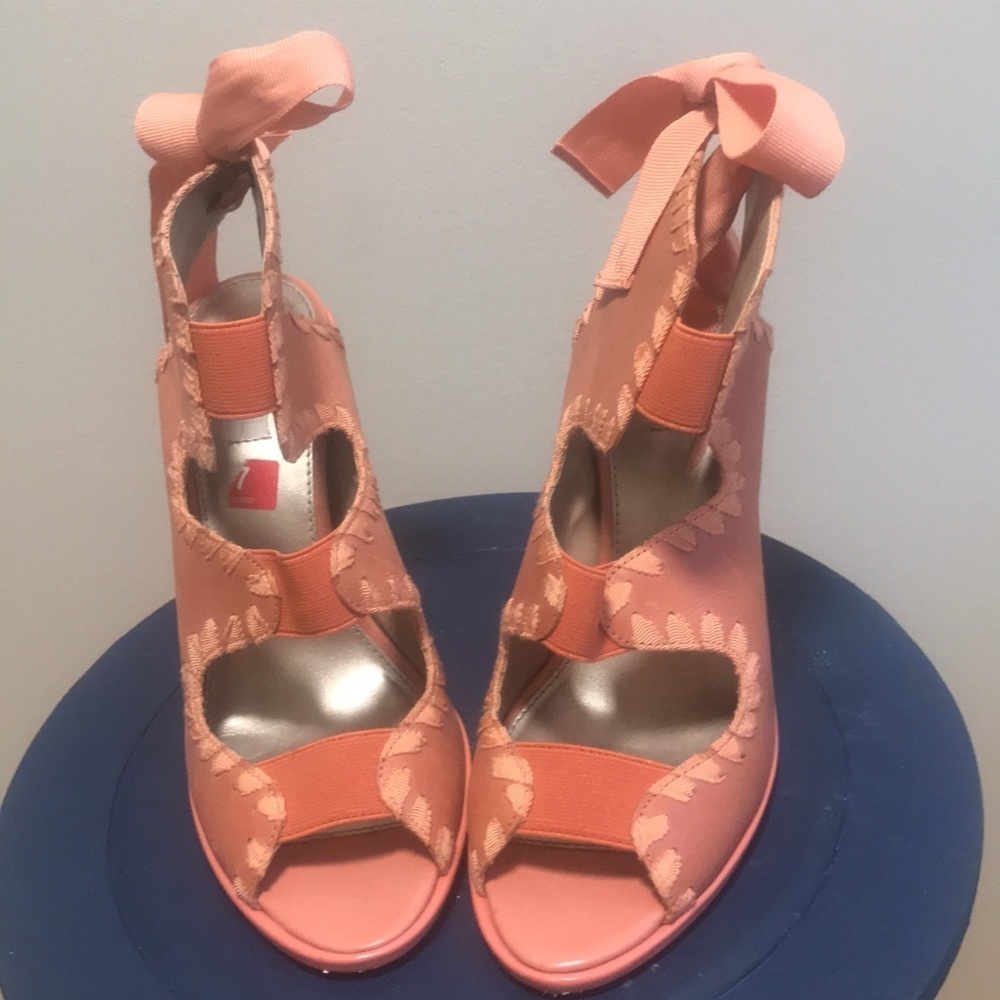 RACHEL Rachel Roy Pink Heels with Bow Detail